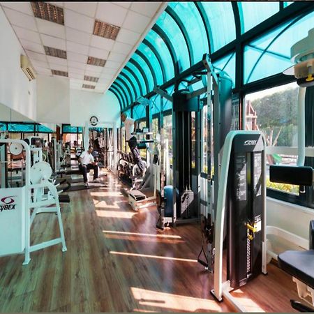 Concorde El Salam Cairo Hotel & Casino Удобства фото The gym at the Hong Kong Country Club